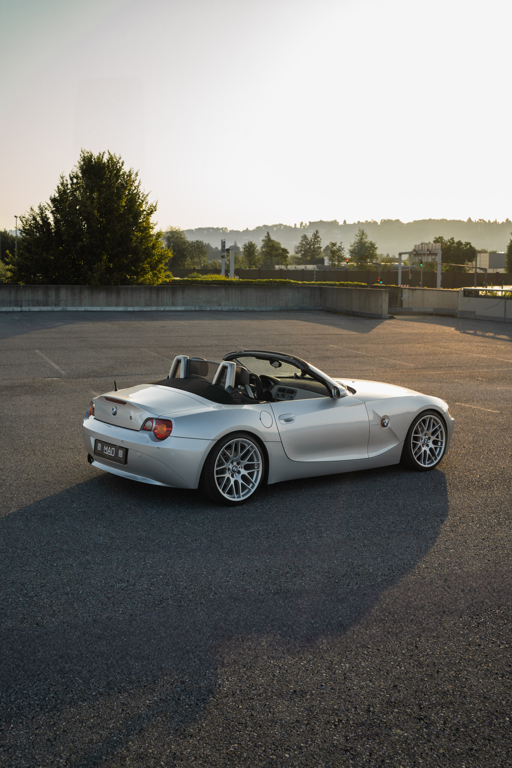 carsbymail_BMW_Z4-12 BMW Z4 E85 Parkhaus